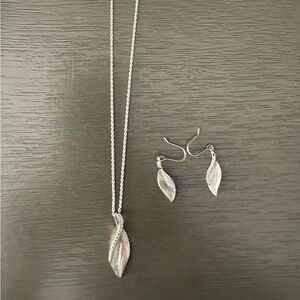 Silver Leaf Pendant Necklace and Earring Set
